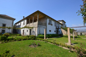  Casa do Ribeiro  Гимарайнш